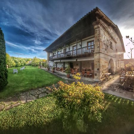 Palacion De Тоньянес Экстерьер фото